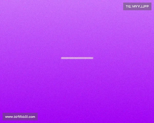 章泽天晒网球服骑车照与刘强东穿情侣鞋甜蜜合照引热议